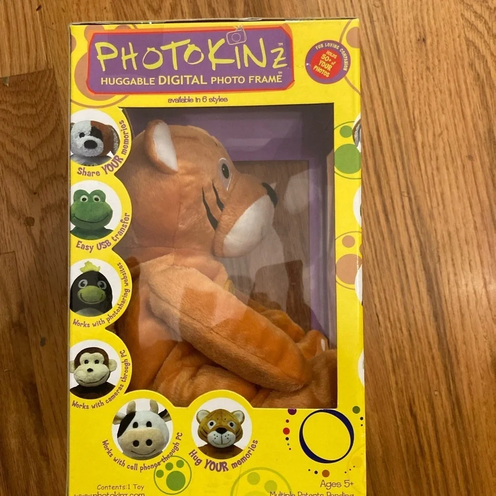 Huggable Digital Photo Frame - Rocket the Tiger